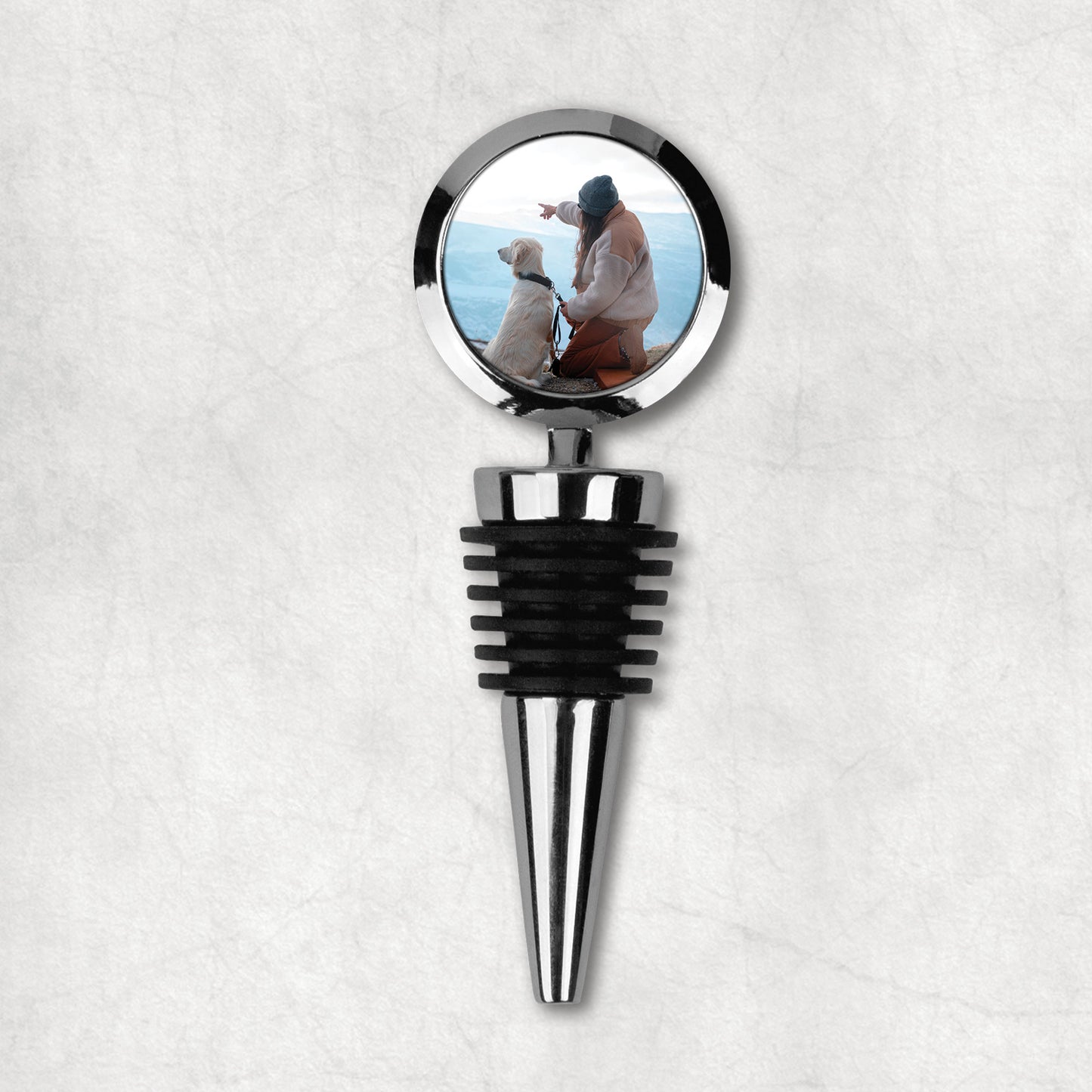 A wine stopper with a personalised photo, a perfect gift for any occasion.